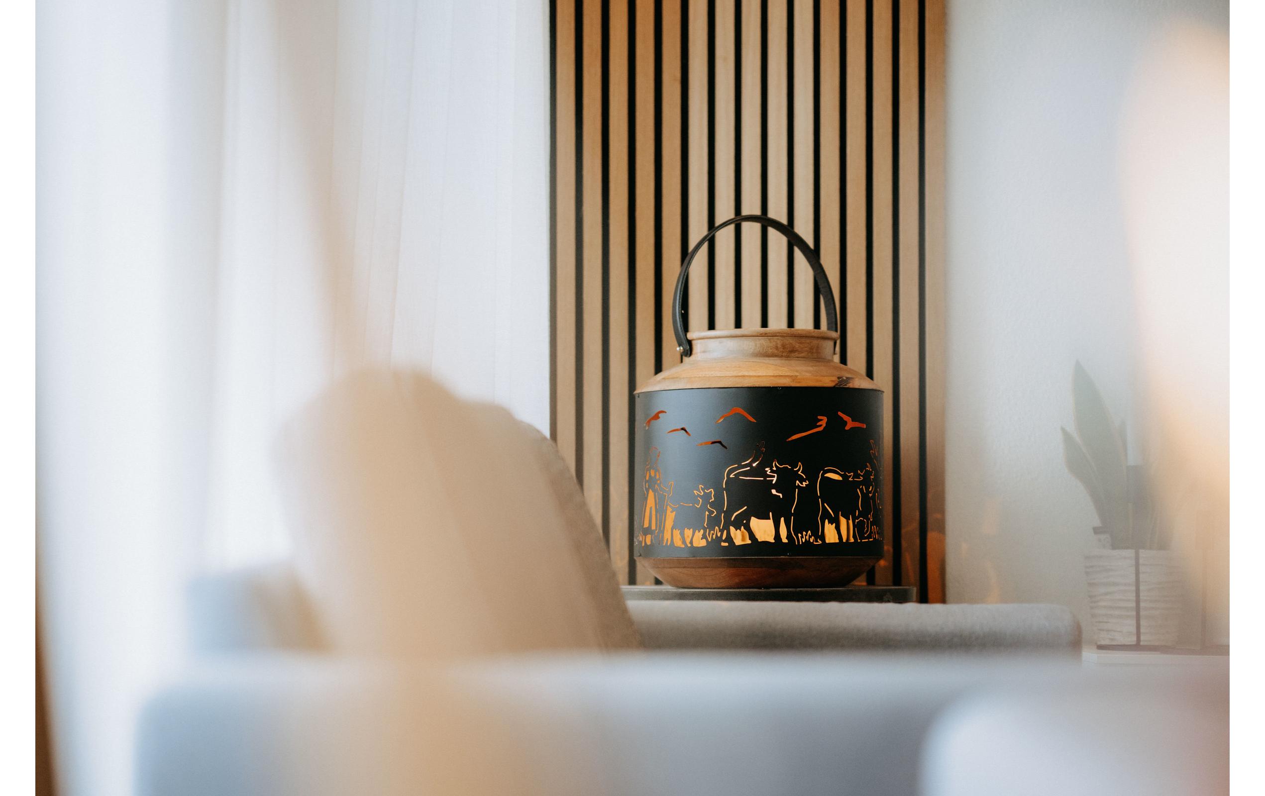 Kadastar Laterne Alpaufzug Familie 31 cm, Braun/Schwarz