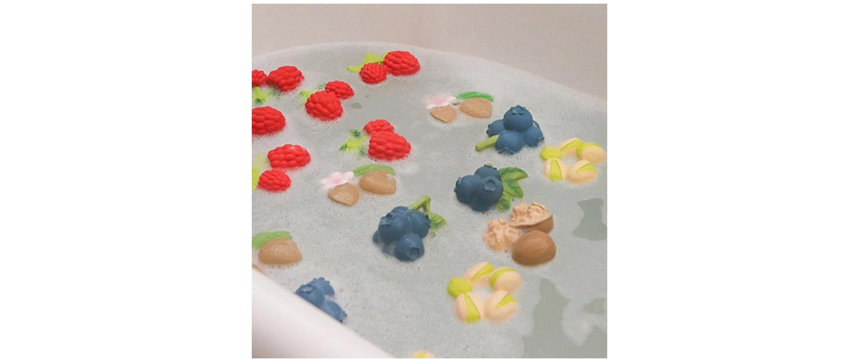 Oli&Carol Beissring Valery the Raspberry