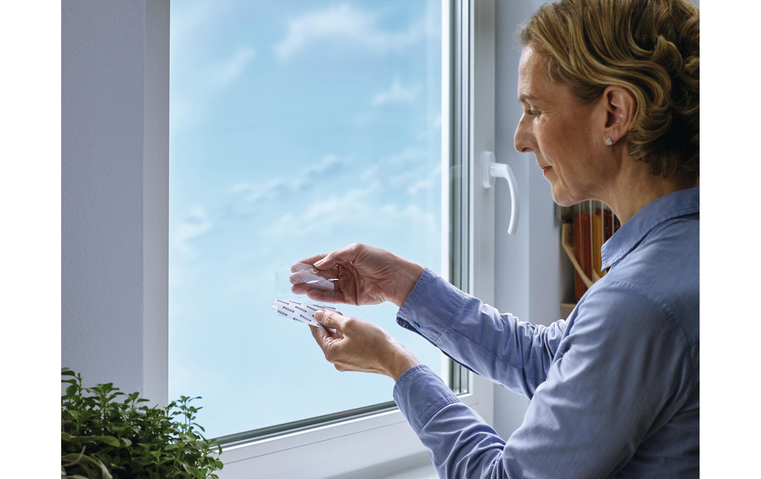 tesa Doppelseitige Klebepads für transparente Flächen