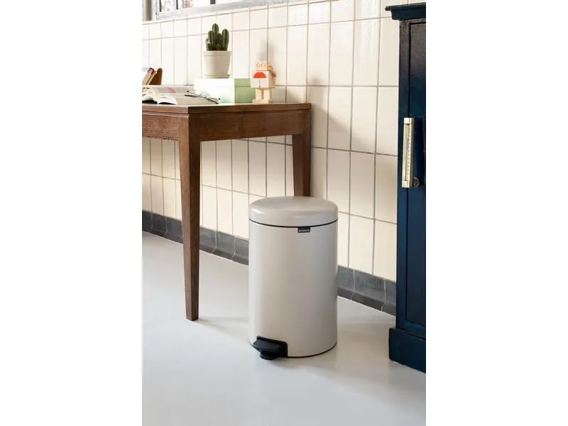 Brabantia Treteimer NewIcon 20 l, Soft Beige Brabantia Treteimer NewIcon 20 l, Soft Beige