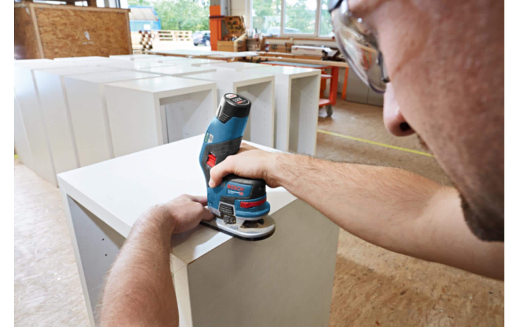 Bosch Professional Akku-Kantenfräse PRO GKF 12V-8 Set in L-BOXX