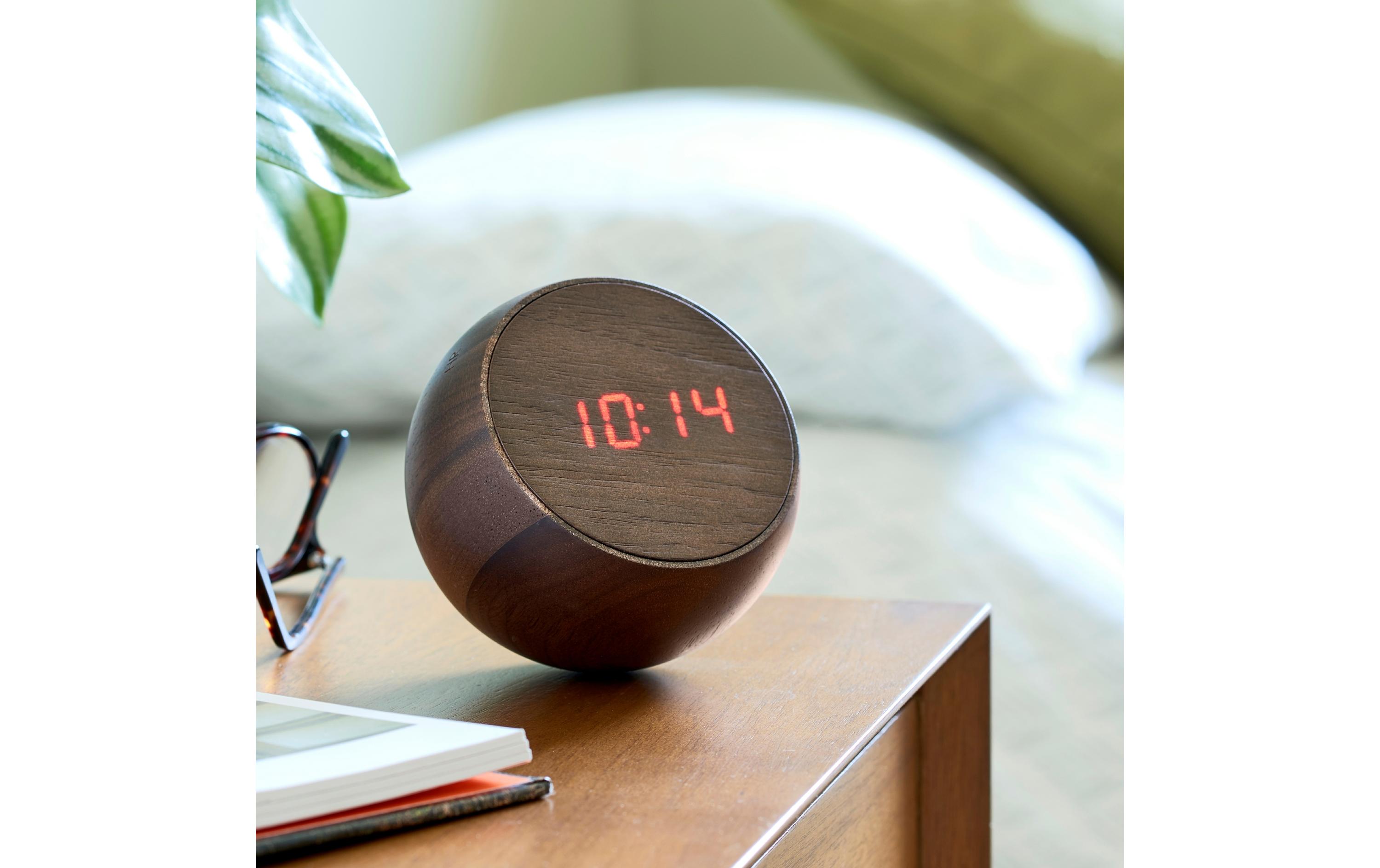 Gingko Digitalwecker Tumbler Click Clock Braun