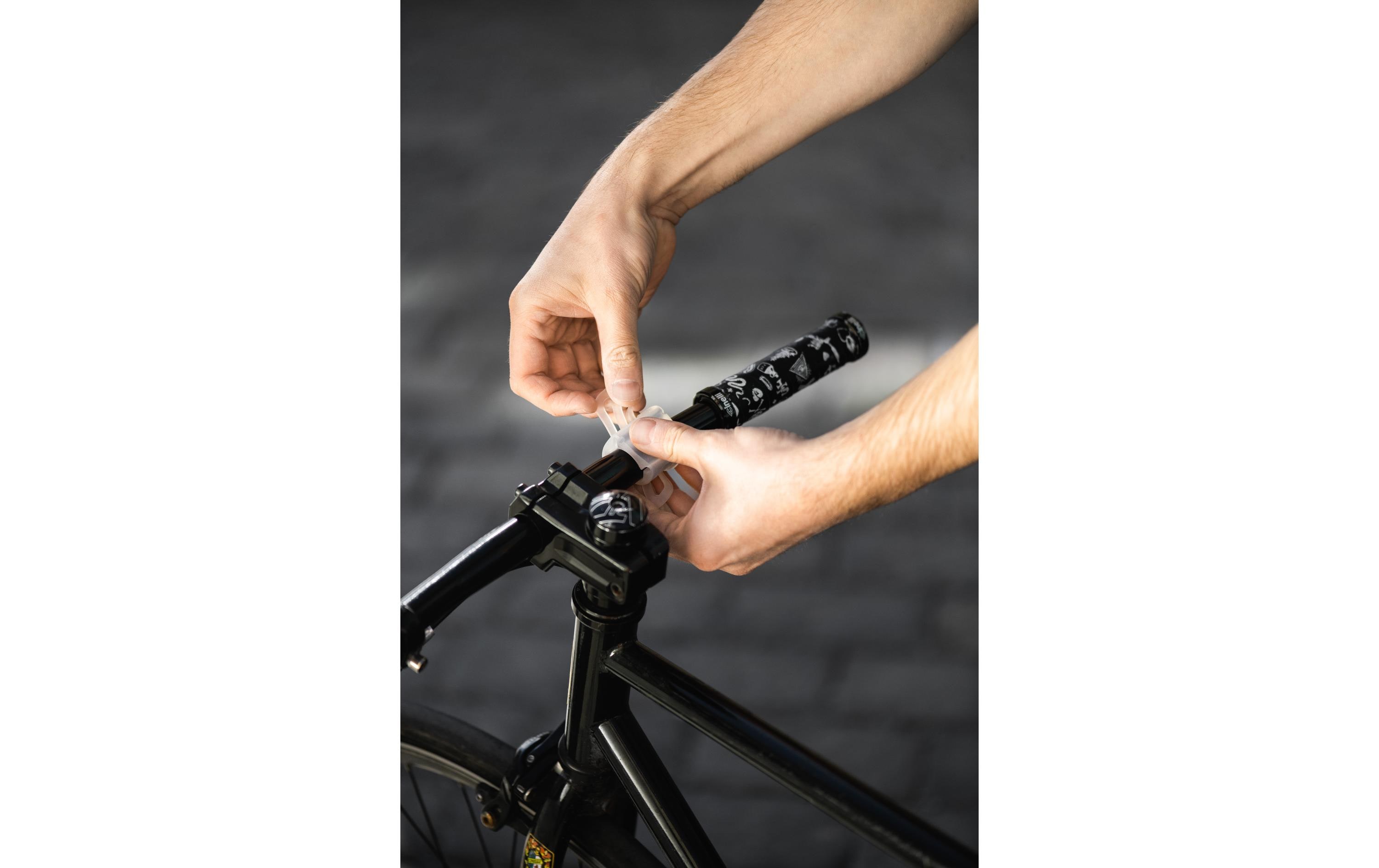 Finn Universal Smartphone-Halter Schwarz