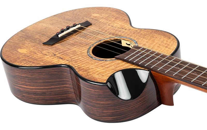 Flight Ukulele Maia Steel String Baritone