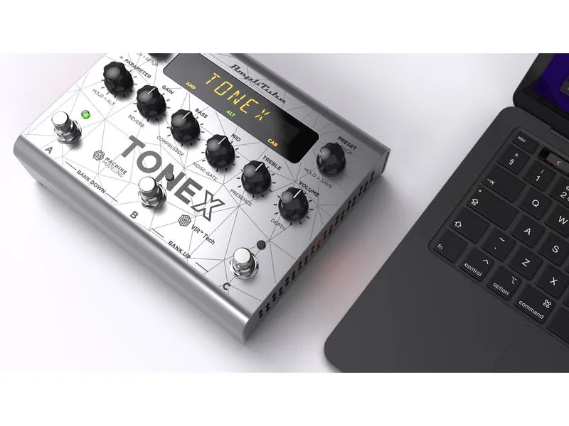 IK Multimedia Pedal Tonex Bass Edition