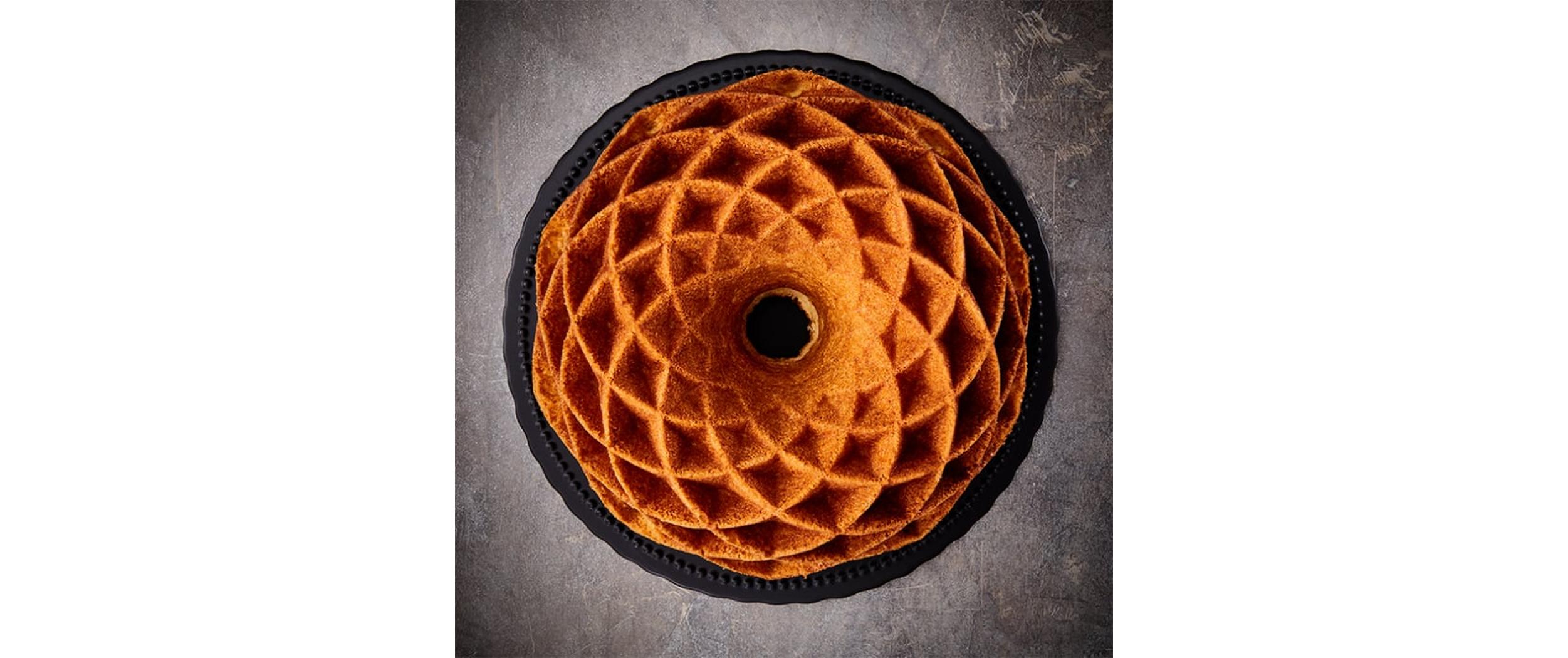 RBV Birkmann Gugelhupf-Backform Contoura Geo 24 cm, Gold