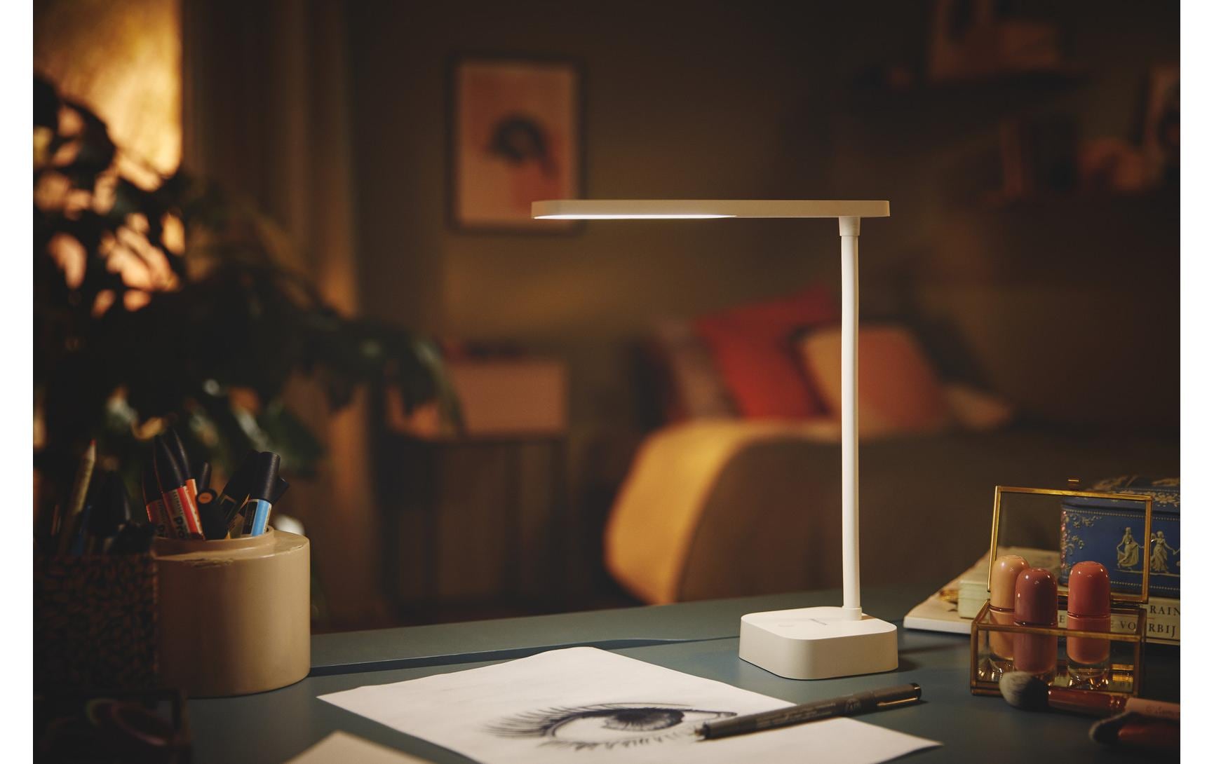 Philips Tilpa Tischleuchte weiss 55 lm