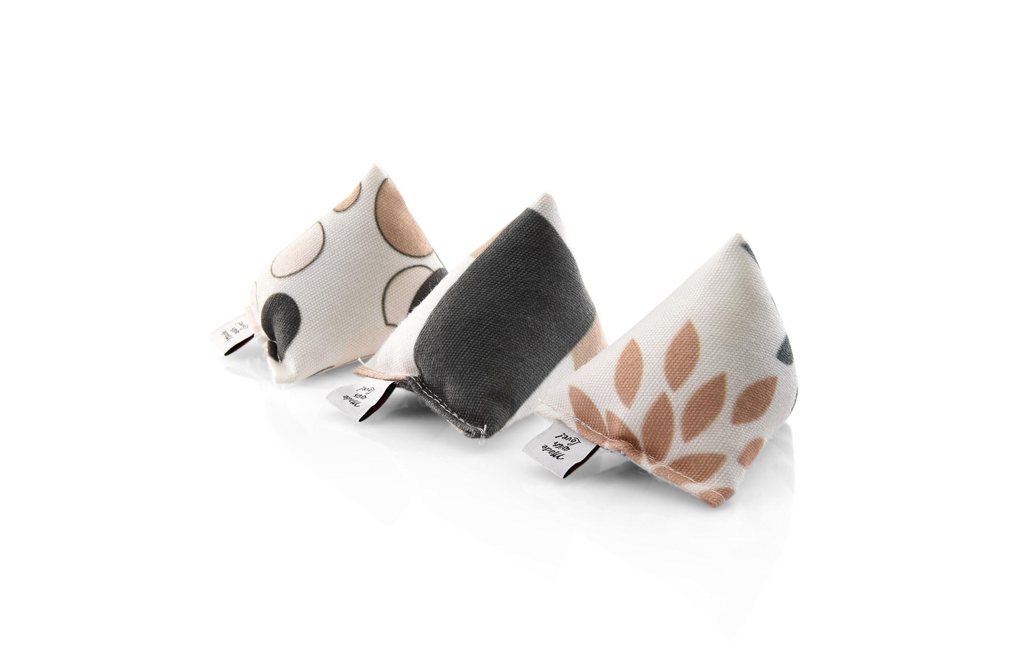 CanadianCat Katzenminze-Spielzeug Mini-Pyramiden, 3er Set, Beige CanadianCat Katzenminze-Spielzeug Mini-Pyramiden, 3er Set, Beige