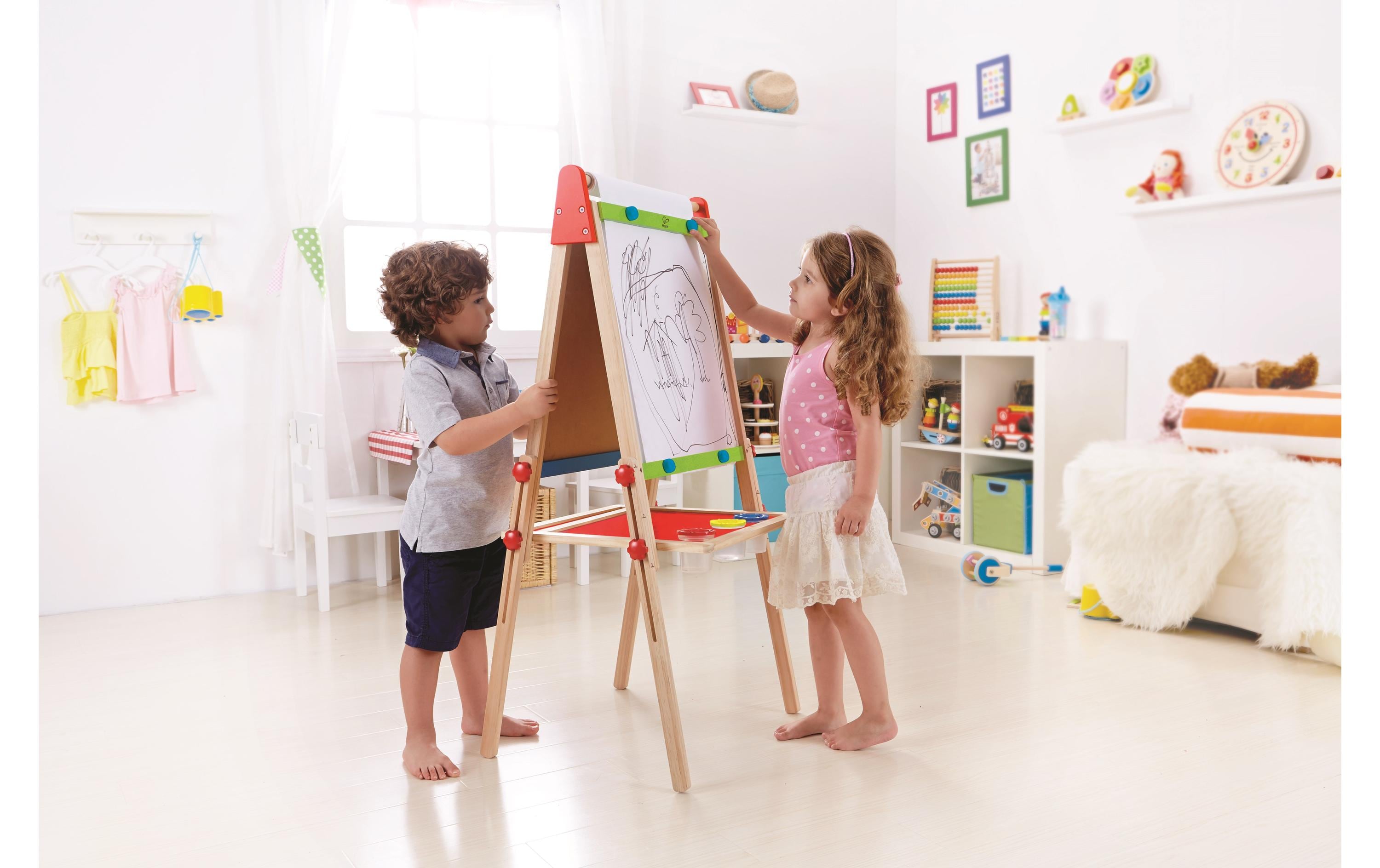 Hape Spiel-Tafel mit Staffelei