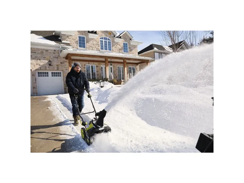 RYOBI Akku-Schneefräse RY36STX45A-140 RYOBI Akku-Schneefräse RY36STX45A-140