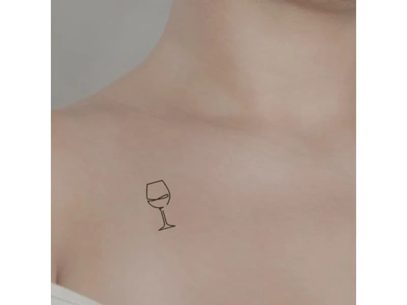 minink Tattoo Abstraktes Weinglas Grösse: S (1.9 cm x 3.9 cm) minink Tattoo Abstraktes Weinglas Grösse: S (1.9 cm x 3.9 cm)