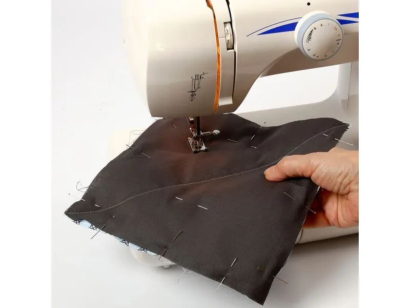 Creativ Company Watteflies 160 cm x 10 m, Polyester, Weiss