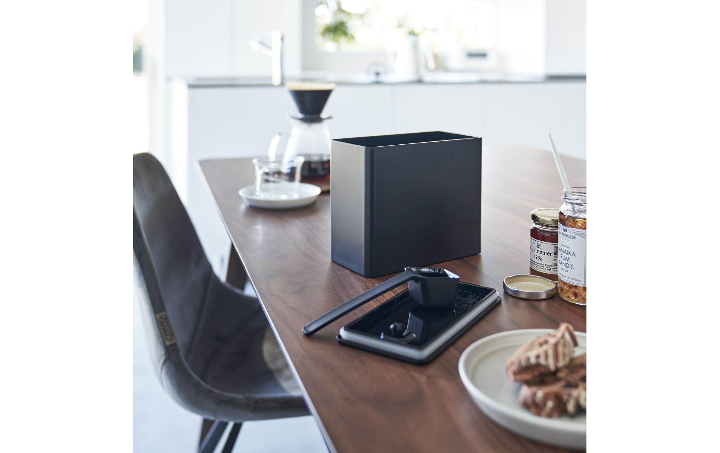 Yamazaki Vorratsdose Tower 1.6 l, Schwarz