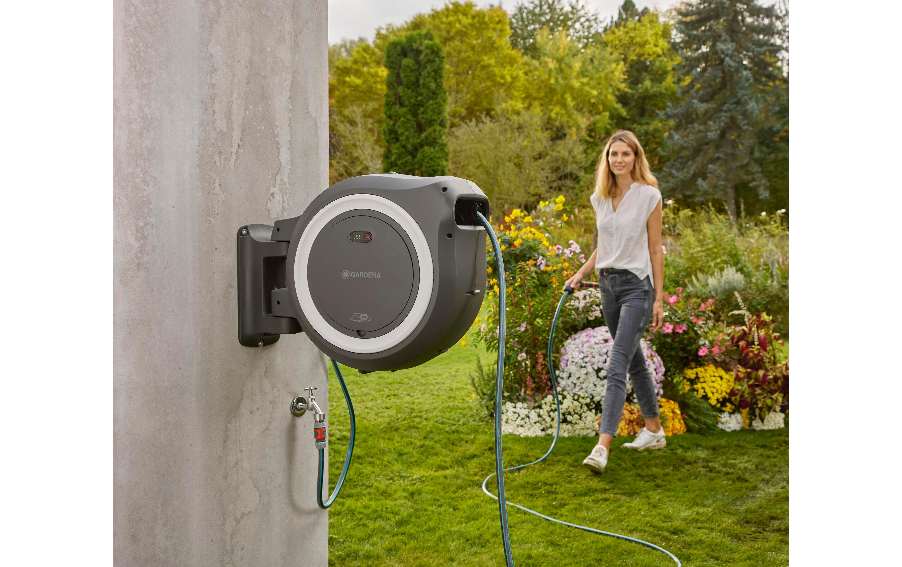 GARDENA Wand-Schlauchbox Akku PowerRoll XL 18 V P4A Set 35 m