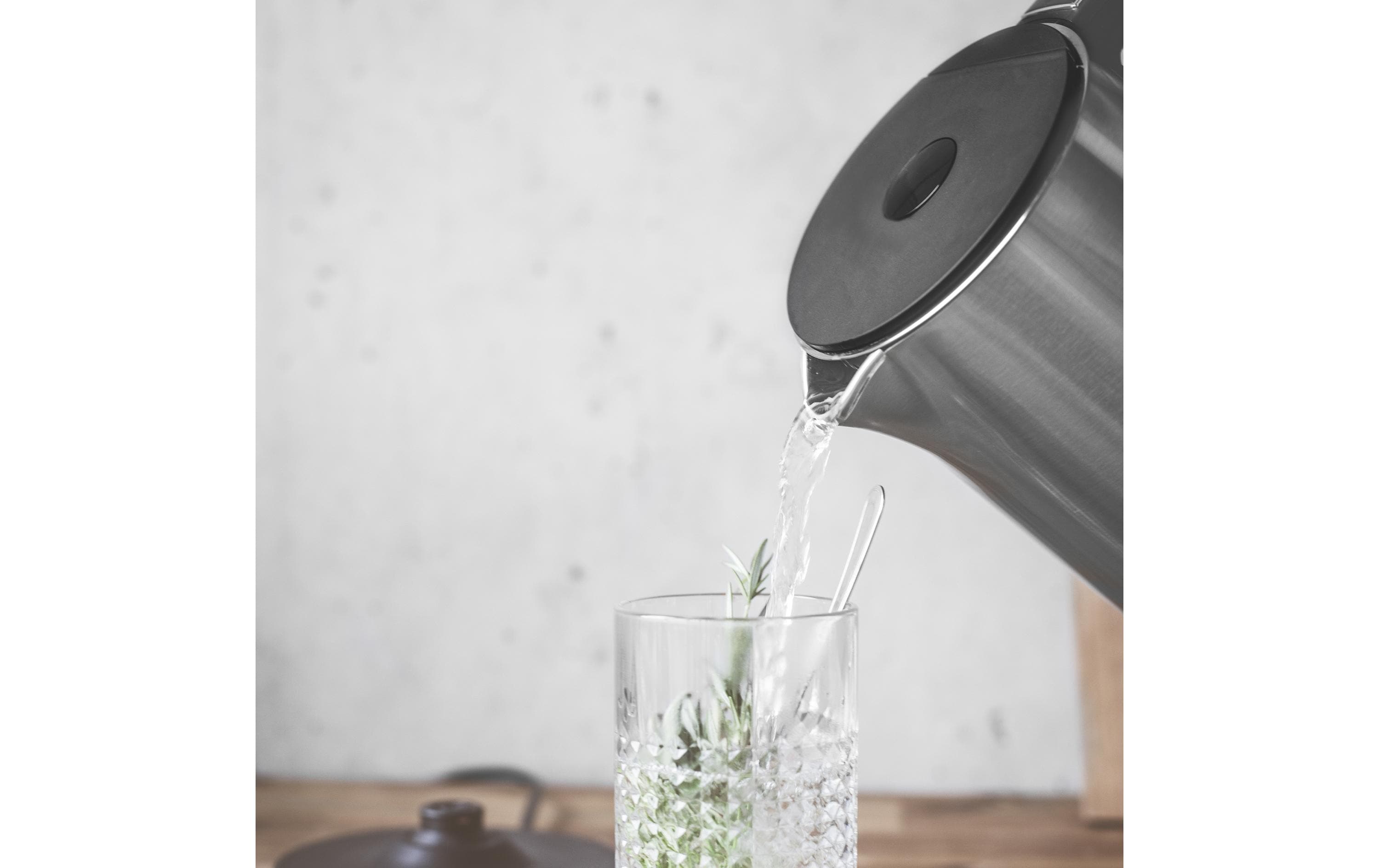 Gastroback Wasserkocher Cool Touch 1.5 l, Silber