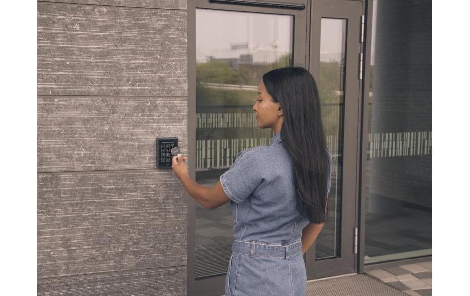 Axis Multireader A4120-E RFID mit Nummernblock Axis Multireader A4120-E RFID mit Nummernblock