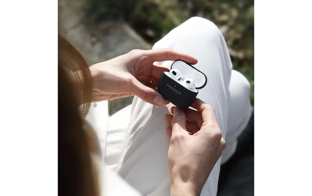 Vonmählen Transportcase Thin AirPods 4 Schwarz Vonmählen Transportcase Thin AirPods 4 Schwarz