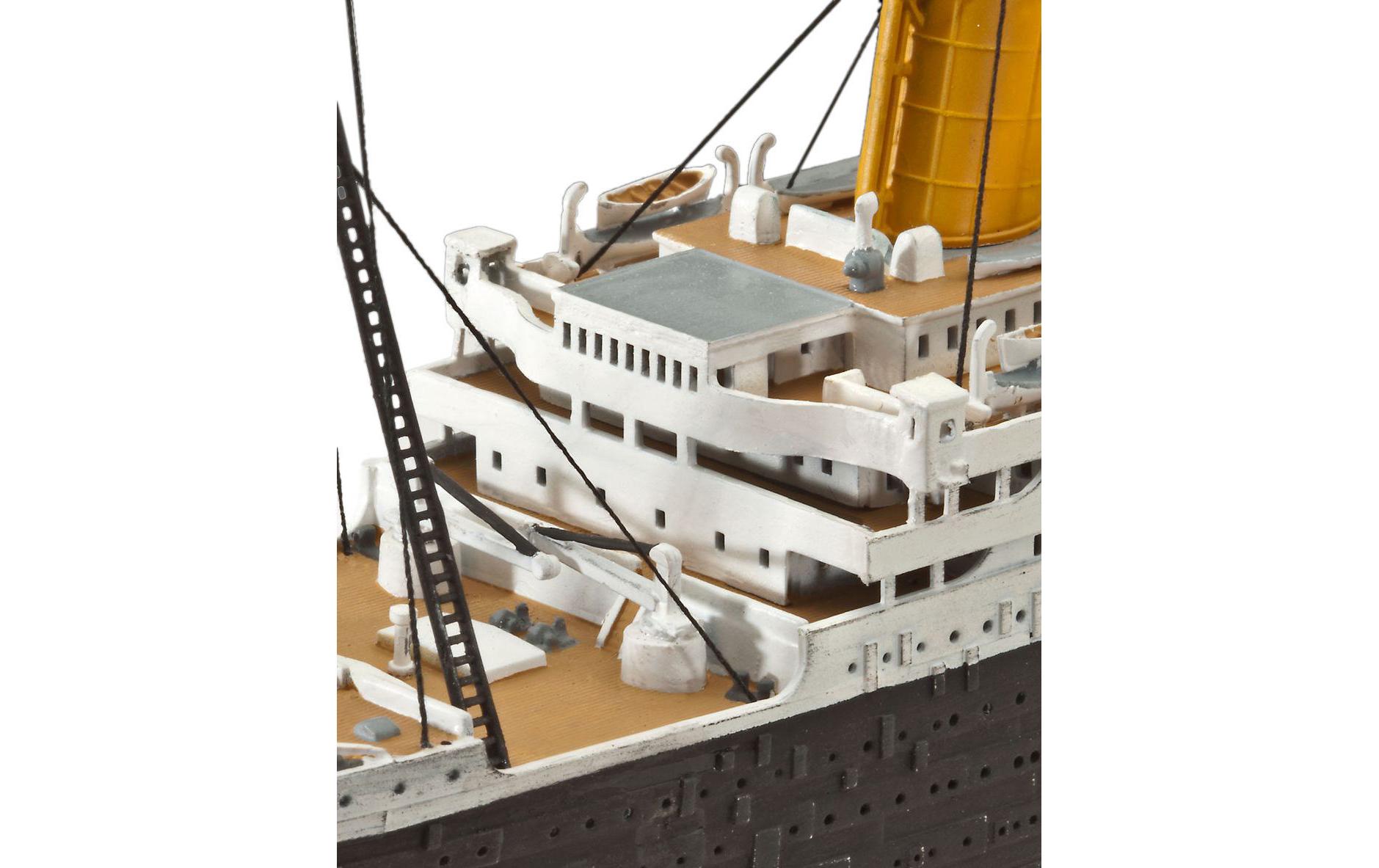 Revell Bausatz R.M.S. Titanic 1:700