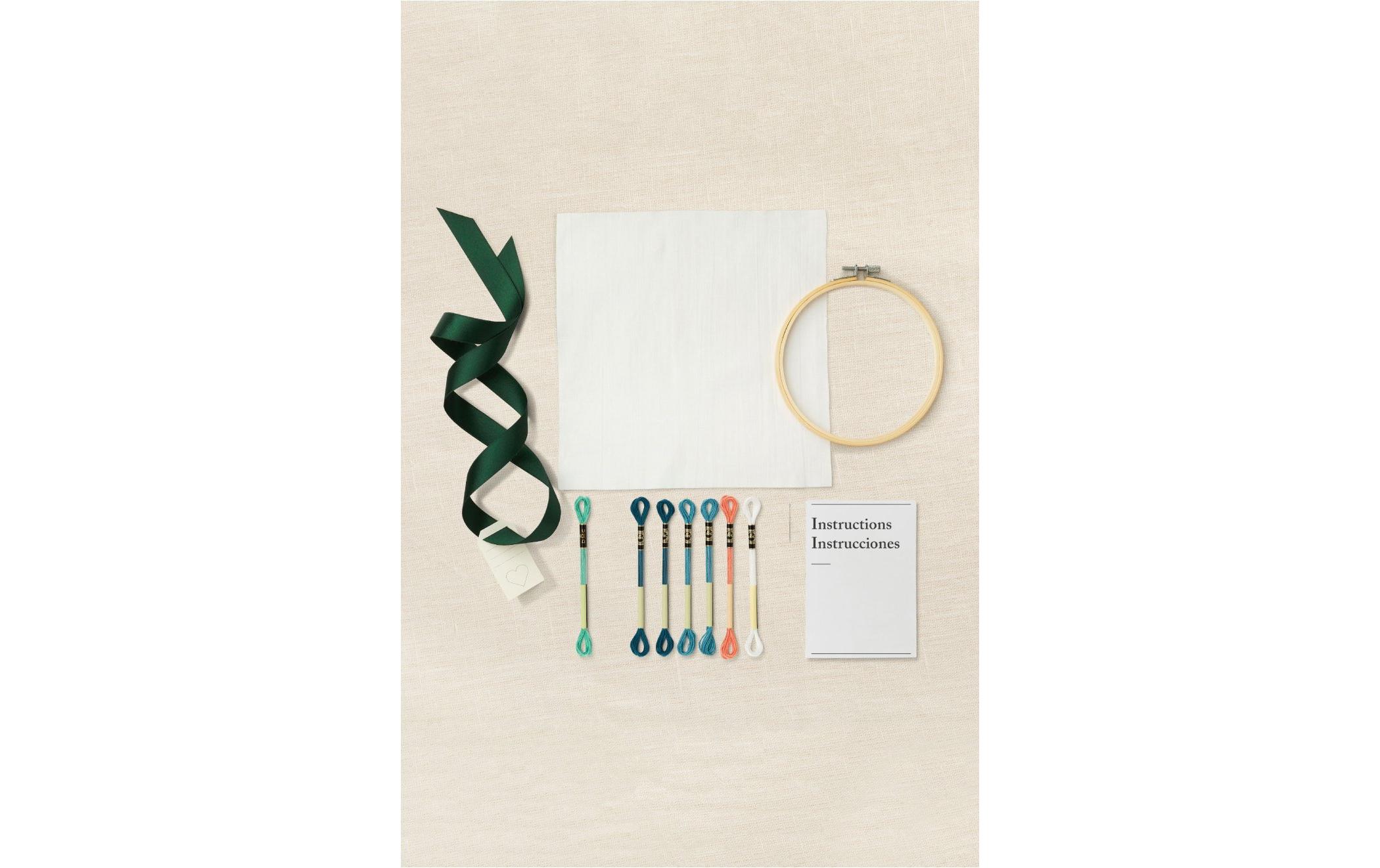 DMC Stickset Gift of Stich Storch und Hase, Ø 15.7 cm DMC Stickset Gift of Stich Storch und Hase, Ø 15.7 cm