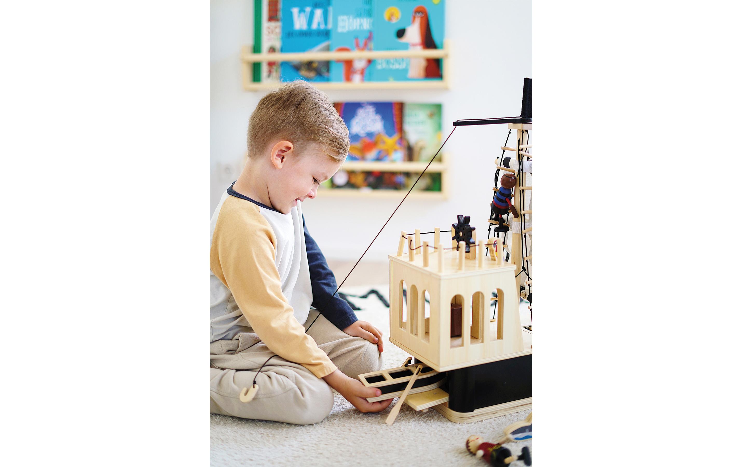 small foot Piratenschiff