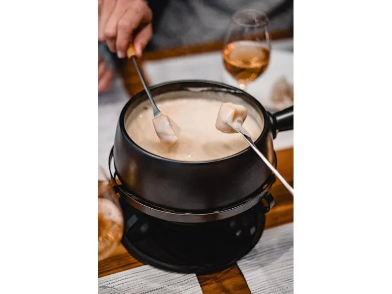 Kadastar Käsefondue-Set Medium Pure 9 Teile, Schwarz Kadastar Käsefondue-Set Medium Pure 9 Teile, Schwarz