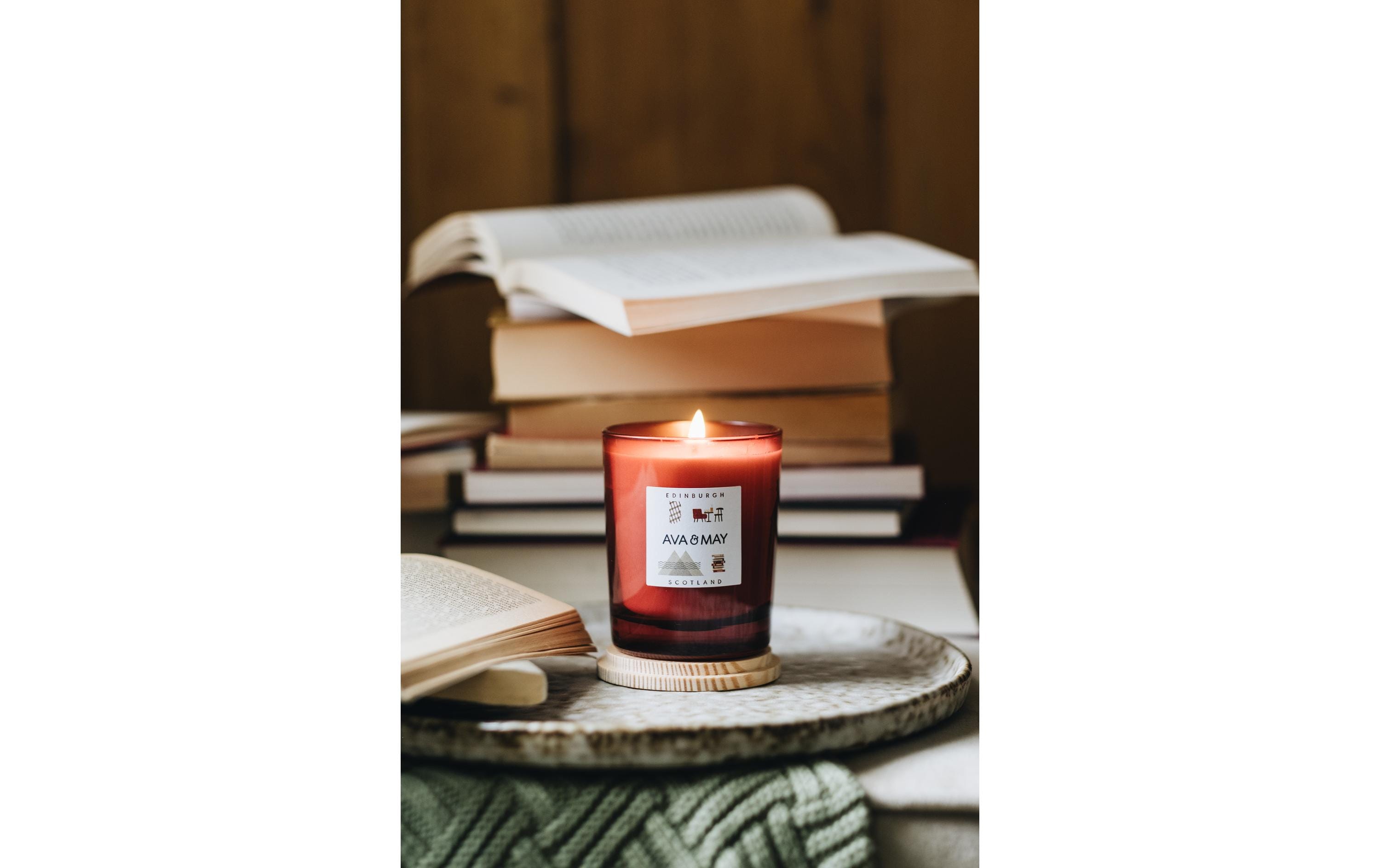 AVA & MAY Duftkerze Edinburgh 180 g