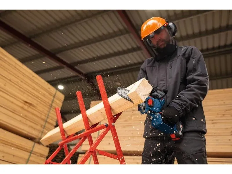 Bosch Professional Akku-Kettensäge GKE 18V-20