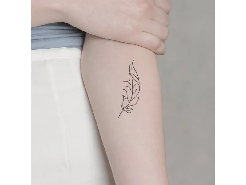 minink Tattoo Feder geschwungen Grösse: L (3.6 cm x 6.6 cm)