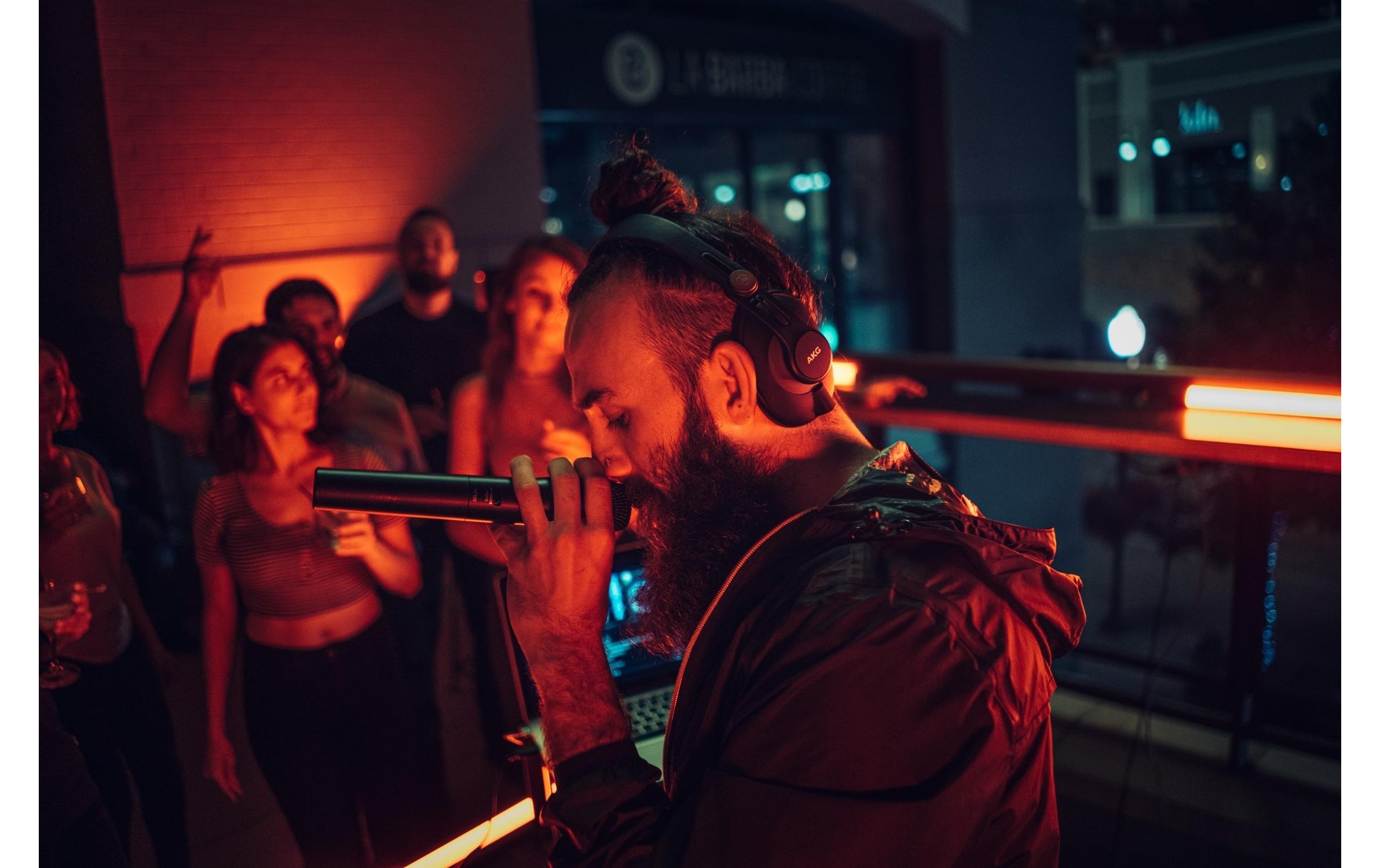 AKG Wireless Over-Ear-Kopfhörer K371-BT Schwarz