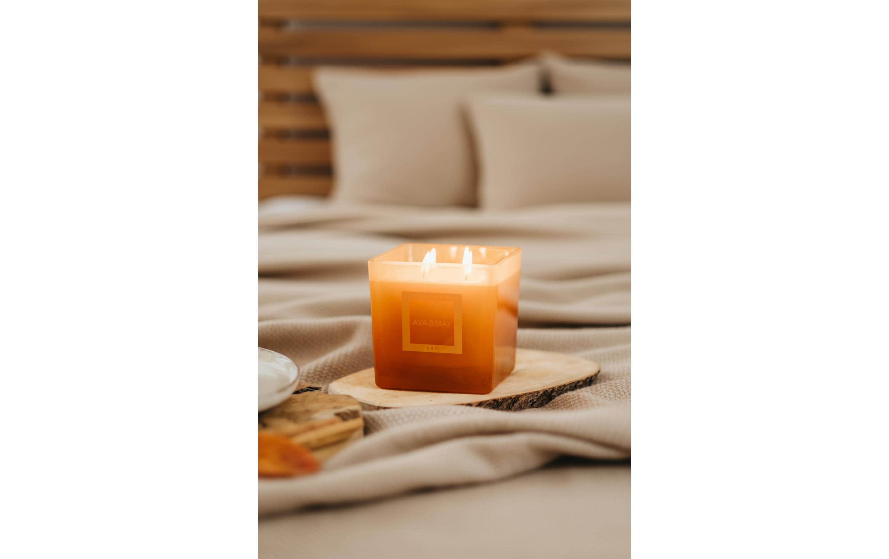 AVA & MAY Duftkerze Pumpkin Pie, 550 g