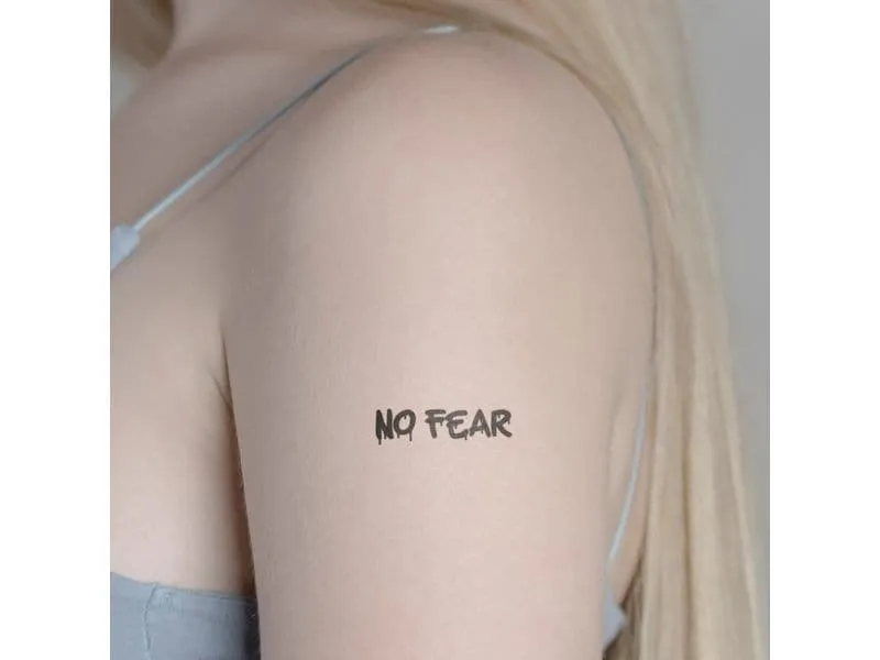 minink Tattoo Schrift NO FEAR Grösse: M (1.2 cm x 4.4 cm)