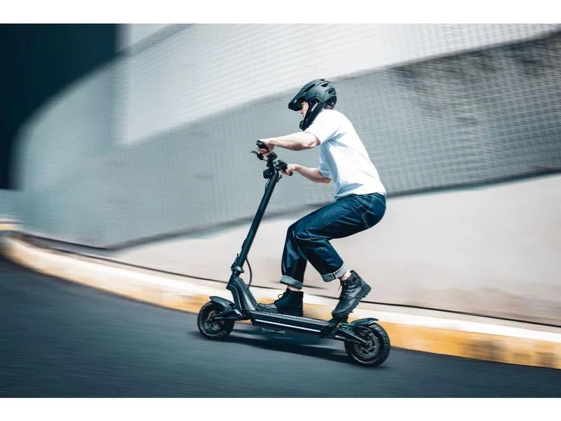 Acer E-Scooter Predator Thunder Schwarz / 20 km/h