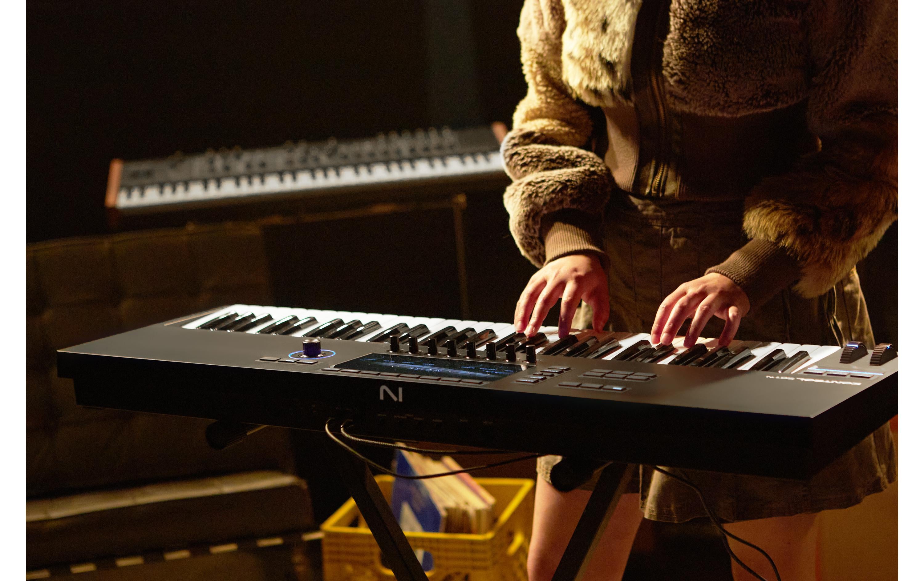 Native Instruments Keyboard Controller Kontrol S61 MK3 inkl. Upgr. 15 Standard